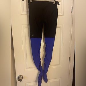 Long Alo yoga pants! Mid/high rise, super flattering! Great for long legs too!